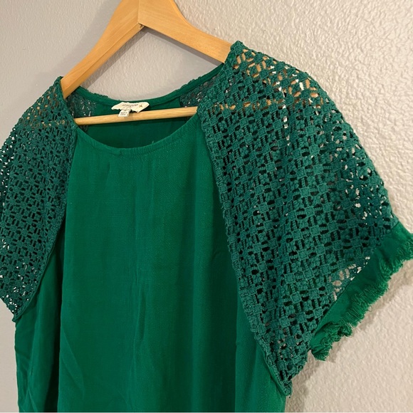 Umgee Green Floral Crochet Fringe Top XL - Picture 4 of 7